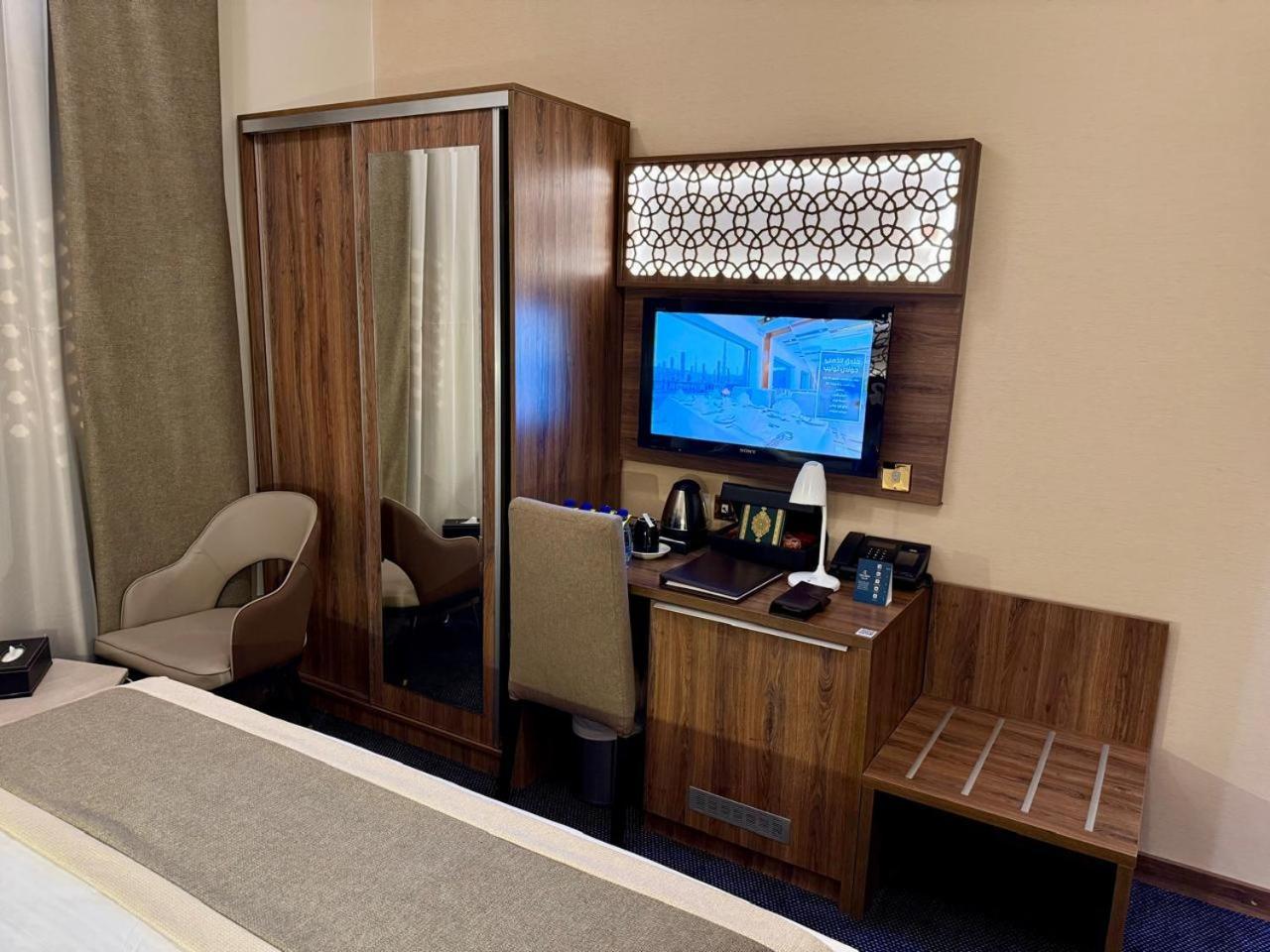 Hotel Golden Tulip Al-Zahabi à Médine Extérieur photo