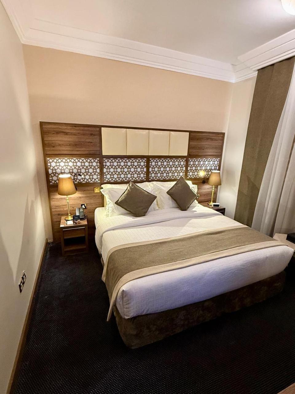 Hotel Golden Tulip Al-Zahabi à Médine Extérieur photo