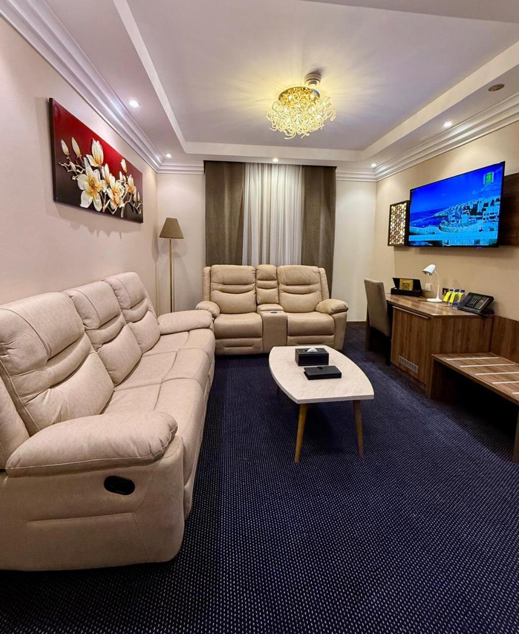 Hotel Golden Tulip Al-Zahabi à Médine Extérieur photo